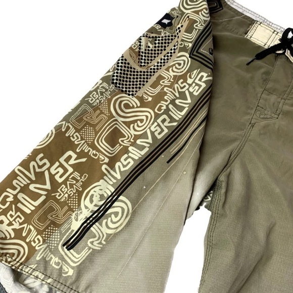QuickSilver Board Shorts SZ L - Picture 3 of 4